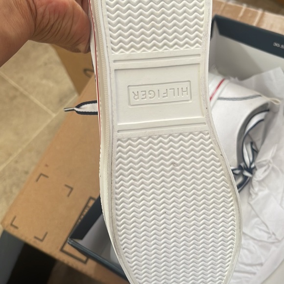 Tommy Hilfiger sneakers - Picture 4 of 8